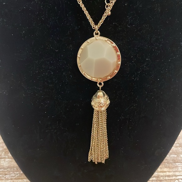 Vintage Gold Tone Green Chain Tassel Pendant Long Statement Necklace - Picture 2 of 4